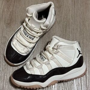Nike Air Jordan 11 Retro PS Neapolitan Leather Sneakers  DO3857-101 Kids Sz 11C